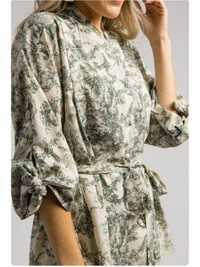 Umgee - Elegant Green Toile Print Tie-Waist Top